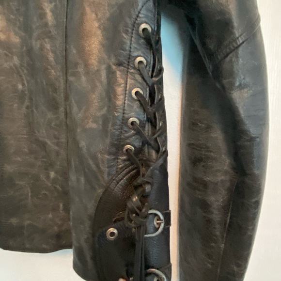 Like New Genuine Leather Harley Davidson Jacket 🏍 - Picture 4 of 12